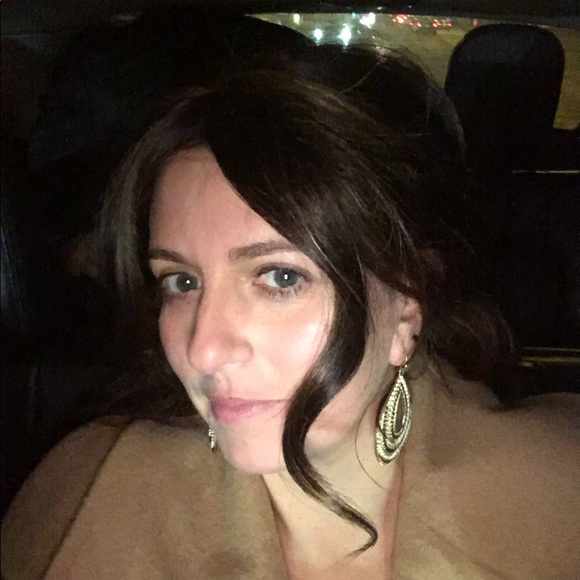 Meet your Posher, Tanya - Picture 1 of 1